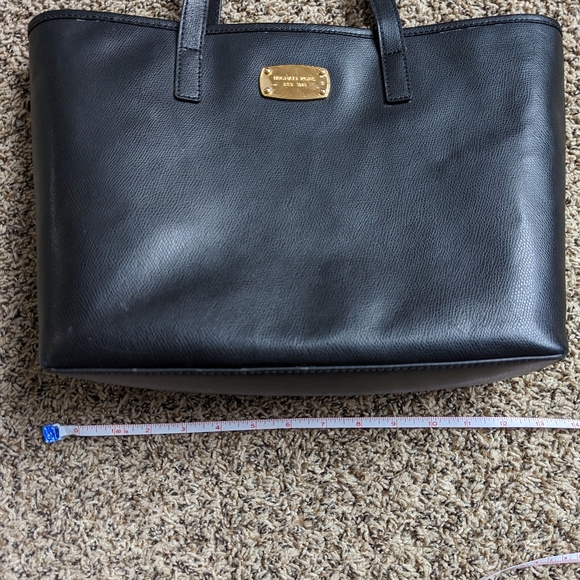 Michael Kors Jet Set Travel Tote Black - Picture 8 of 10